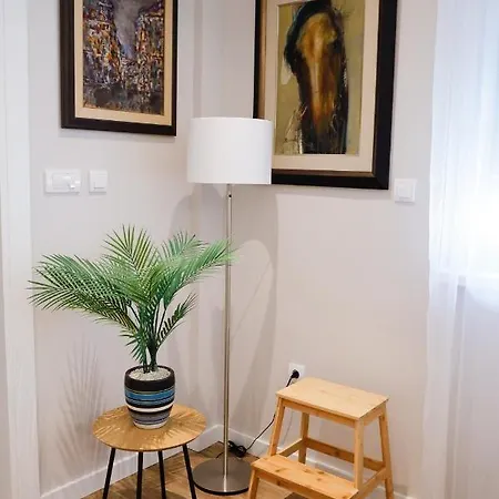 Apartment Treetop *