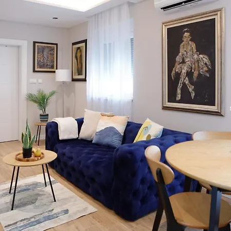 Treetop Apartment *